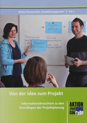Das Bild zeigt eine Informationsbroschüre zum Thema Projektmanagement.